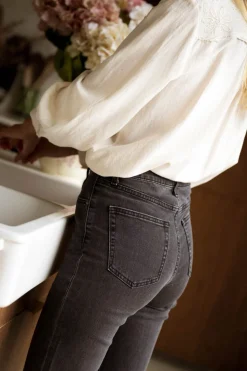 JEAN LIORA