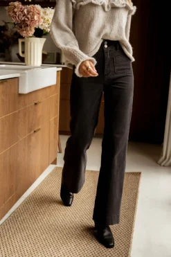JEAN NIVA